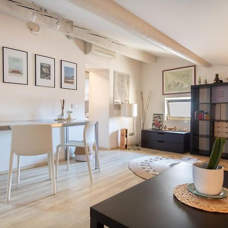 Stunning Top Floor Flat In The Heart Of Vérone Extérieur photo