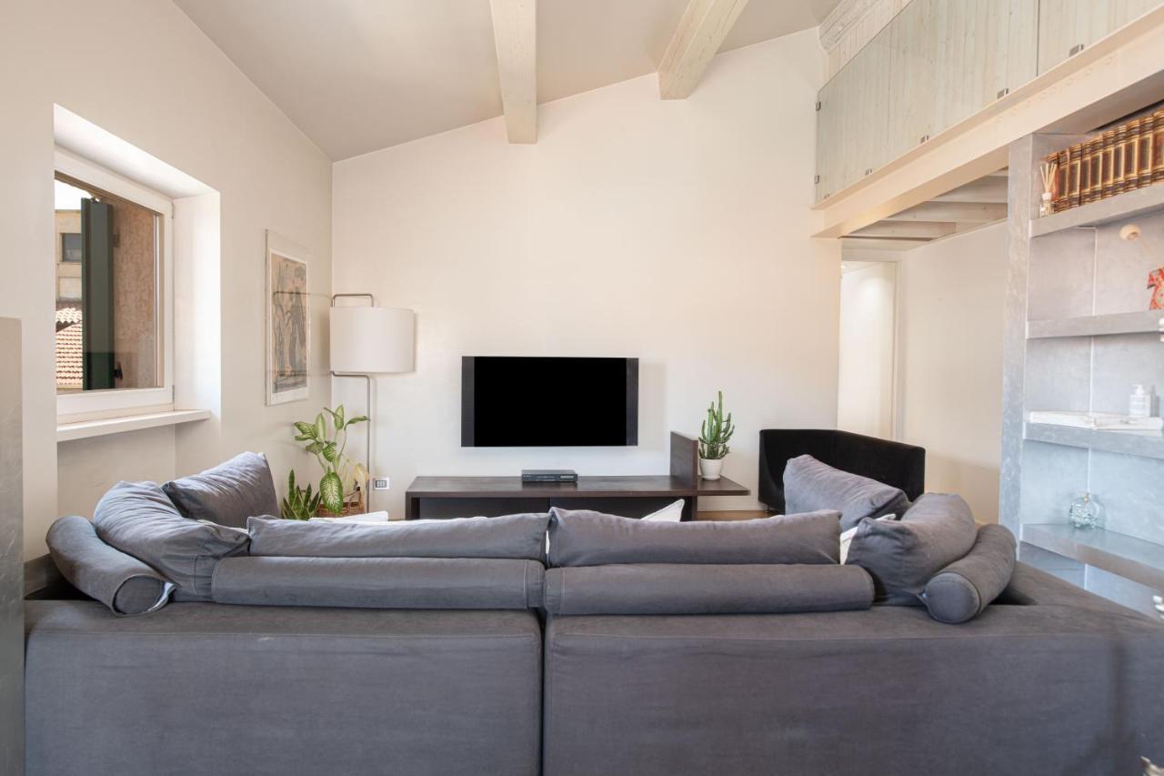 Stunning Top Floor Flat In The Heart Of Vérone Extérieur photo